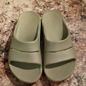 OOFOS OOahh Unisex Recovery Slide Sandals
